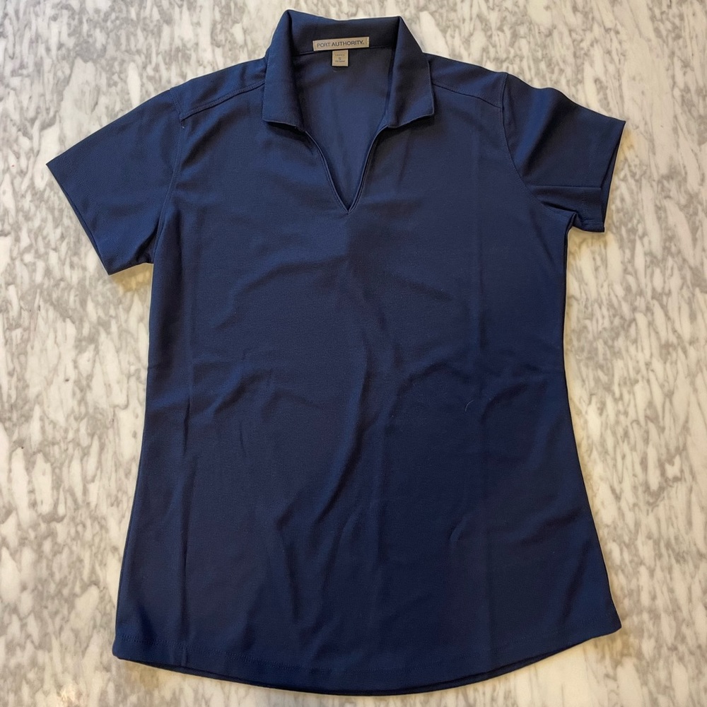 Pet and smoke free home, never worn